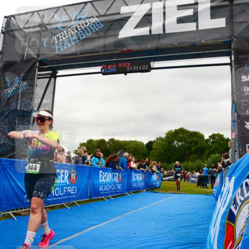 30.08.2026 - Elbe Triathlon Hamburg LAZAROV Photography http://msf.ph/oto/10085556 30.08.2026 11:51:23 Ziel 944, 1288, 1347 meine-sportfotos.de