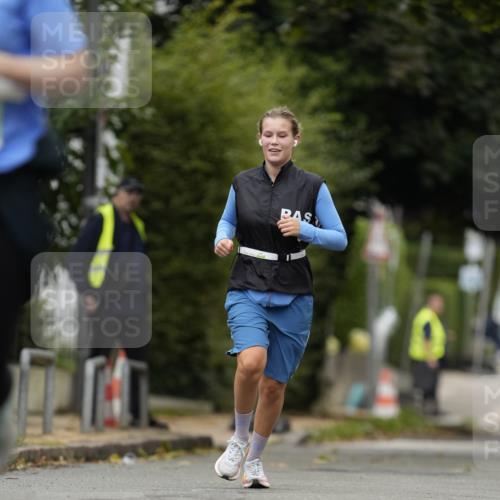 30.08.2026 - Blankeneser Heldenlauf Patografie http://msf.ph/oto/10085566 30.08.2026 10:37:14 Ziel 5207, 5771, 5790, 5878 meine-sportfotos.de