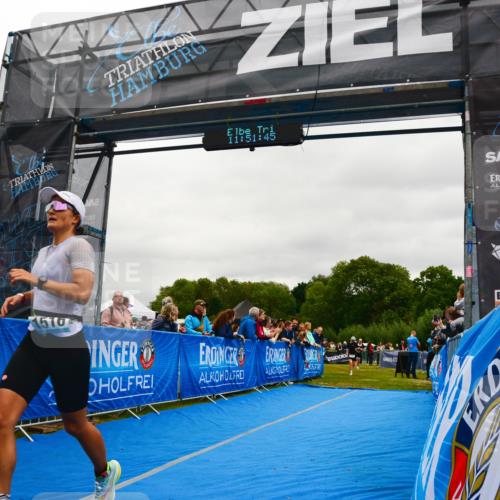 30.08.2026 - Elbe Triathlon Hamburg LAZAROV Photography http://msf.ph/oto/10085592 30.08.2026 11:51:46 Ziel 932, 1332, 1516 meine-sportfotos.de