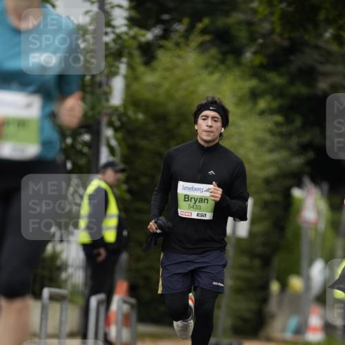 30.08.2026 - Blankeneser Heldenlauf Patografie http://msf.ph/oto/10085616 30.08.2026 10:37:46 Ziel 5177, 5201, 5752, 5861 meine-sportfotos.de