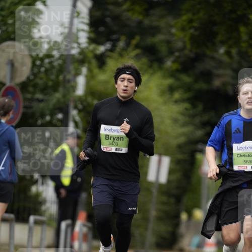 30.08.2026 - Blankeneser Heldenlauf Patografie http://msf.ph/oto/10085620 30.08.2026 10:37:48 Ziel 5177, 5433, 5639, 5752 meine-sportfotos.de