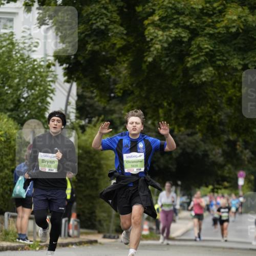 30.08.2026 - Blankeneser Heldenlauf Patografie http://msf.ph/oto/10085625 30.08.2026 10:37:50 Ziel 5177, 5433, 5639 meine-sportfotos.de