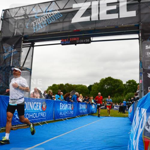 30.08.2026 - Elbe Triathlon Hamburg LAZAROV Photography http://msf.ph/oto/10085657 30.08.2026 11:52:04 Ziel 980, 1281, 1331, 1455 meine-sportfotos.de