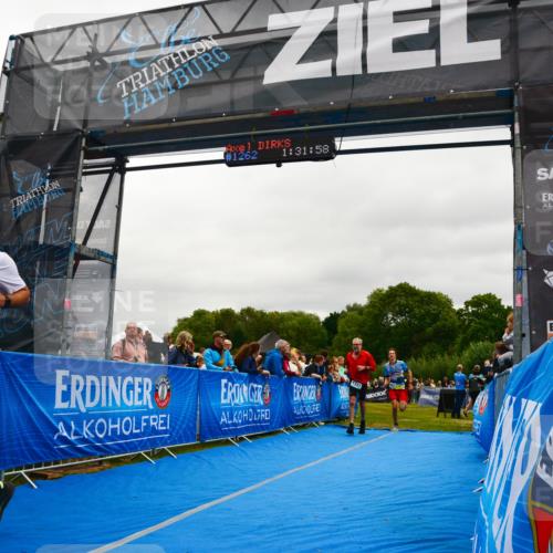 30.08.2026 - Elbe Triathlon Hamburg LAZAROV Photography http://msf.ph/oto/10085661 30.08.2026 11:52:05 Ziel 1281, 1331, 1455 meine-sportfotos.de