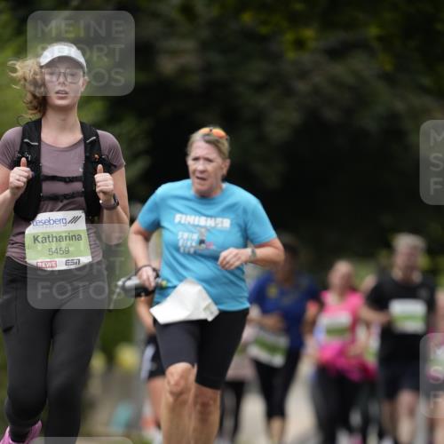 30.08.2026 - Blankeneser Heldenlauf Patografie http://msf.ph/oto/10085679 30.08.2026 10:38:36 Ziel 5459, 5673, 5857 meine-sportfotos.de