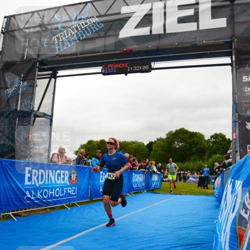 30.08.2026 - Elbe Triathlon Hamburg LAZAROV Photography http://msf.ph/oto/10085700 30.08.2026 11:52:22 Ziel 943, 1128, 1171, 1336 meine-sportfotos.de