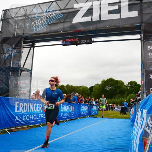 30.08.2026 - Elbe Triathlon Hamburg LAZAROV Photography http://msf.ph/oto/10085703 30.08.2026 11:52:23 Ziel 943, 1128, 1171 meine-sportfotos.de