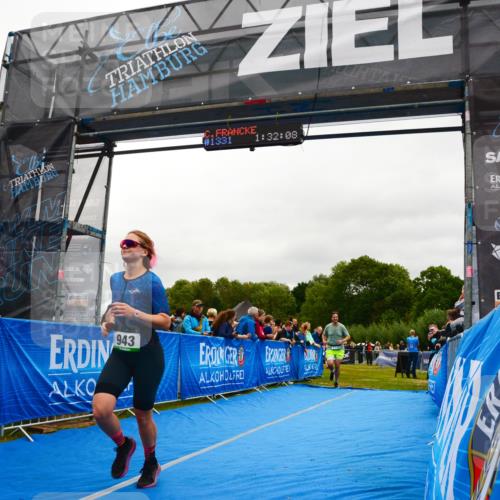 30.08.2026 - Elbe Triathlon Hamburg LAZAROV Photography http://msf.ph/oto/10085705 30.08.2026 11:52:23 Ziel 943, 1128, 1171 meine-sportfotos.de