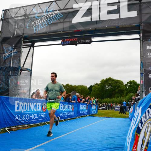 30.08.2026 - Elbe Triathlon Hamburg LAZAROV Photography http://msf.ph/oto/10085715 30.08.2026 11:52:26 Ziel 854, 943, 1128 meine-sportfotos.de