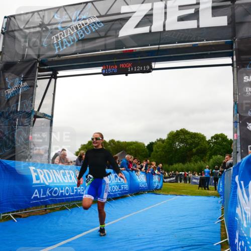 30.08.2026 - Elbe Triathlon Hamburg LAZAROV Photography http://msf.ph/oto/10085734 30.08.2026 11:52:34 Ziel 854 meine-sportfotos.de