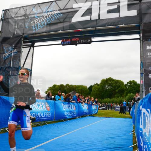 30.08.2026 - Elbe Triathlon Hamburg LAZAROV Photography http://msf.ph/oto/10085743 30.08.2026 11:52:34 Ziel 854 meine-sportfotos.de