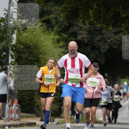 30.08.2026 - Blankeneser Heldenlauf Patografie http://msf.ph/oto/10085768 30.08.2026 10:39:43 Ziel 5053, 5360, 5667, 5687 meine-sportfotos.de