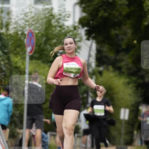 30.08.2026 - Blankeneser Heldenlauf Patografie http://msf.ph/oto/10085782 30.08.2026 10:40:00 Ziel 5143, 5345, 5440, 5447 meine-sportfotos.de
