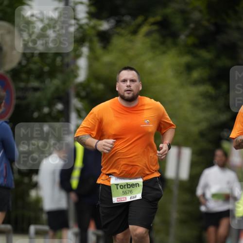 30.08.2026 - Blankeneser Heldenlauf Patografie http://msf.ph/oto/10085804 30.08.2026 10:40:26 Ziel 5559, 5565 meine-sportfotos.de