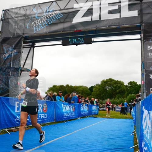 30.08.2026 - Elbe Triathlon Hamburg LAZAROV Photography http://msf.ph/oto/10085809 30.08.2026 11:53:23 Ziel 891, 902, 954 meine-sportfotos.de