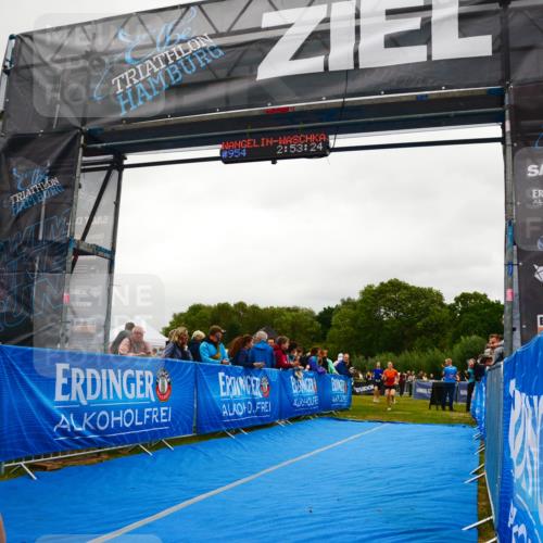 30.08.2026 - Elbe Triathlon Hamburg LAZAROV Photography http://msf.ph/oto/10085829 30.08.2026 11:53:27 Ziel 876, 891, 902, 1426 meine-sportfotos.de