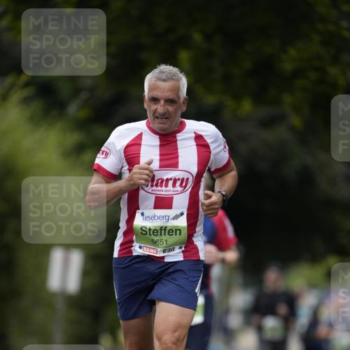 30.08.2026 - Blankeneser Heldenlauf Patografie http://msf.ph/oto/10085845 30.08.2026 10:41:05 Ziel 5494, 5563, 5651 meine-sportfotos.de