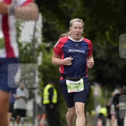 30.08.2026 - Blankeneser Heldenlauf Patografie http://msf.ph/oto/10085847 30.08.2026 10:41:11 Ziel 5515, 5563, 5651 meine-sportfotos.de