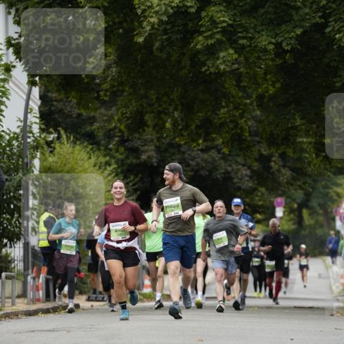 30.08.2026 - Blankeneser Heldenlauf Patografie http://msf.ph/oto/10085888 30.08.2026 10:41:42 Ziel 5047, 5311, 5390 meine-sportfotos.de