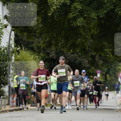 30.08.2026 - Blankeneser Heldenlauf Patografie http://msf.ph/oto/10085891 30.08.2026 10:41:42 Ziel 5047, 5311, 5390 meine-sportfotos.de
