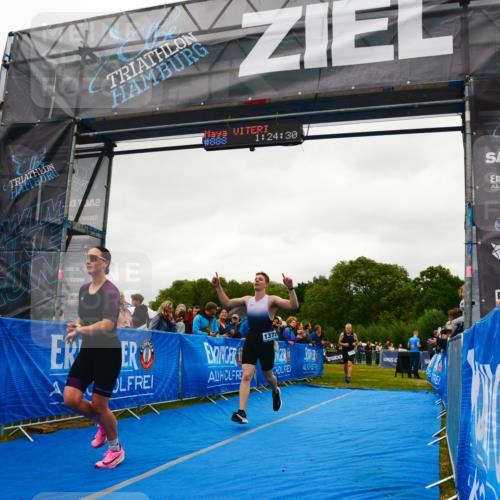 30.08.2026 - Elbe Triathlon Hamburg LAZAROV Photography http://msf.ph/oto/10085944 30.08.2026 11:54:30 Ziel 888, 1350, 1378, 1387 meine-sportfotos.de