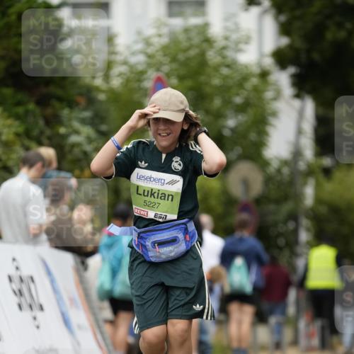 30.08.2026 - Blankeneser Heldenlauf Patografie http://msf.ph/oto/10086004 30.08.2026 10:42:53 Ziel 5227, 5355 meine-sportfotos.de