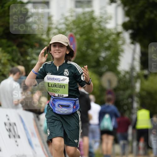 30.08.2026 - Blankeneser Heldenlauf Patografie http://msf.ph/oto/10086005 30.08.2026 10:42:54 Ziel 5227, 5355 meine-sportfotos.de
