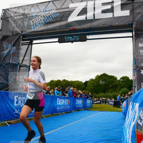 30.08.2026 - Elbe Triathlon Hamburg LAZAROV Photography http://msf.ph/oto/10086012 30.08.2026 11:55:19 Ziel 1411 meine-sportfotos.de