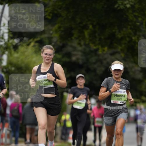30.08.2026 - Blankeneser Heldenlauf Patografie http://msf.ph/oto/10086044 30.08.2026 10:43:20 Ziel 5375, 5422, 5423 meine-sportfotos.de