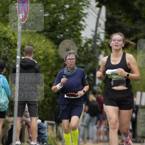 30.08.2026 - Blankeneser Heldenlauf Patografie http://msf.ph/oto/10086046 30.08.2026 10:43:21 Ziel 5375, 5422, 5423 meine-sportfotos.de