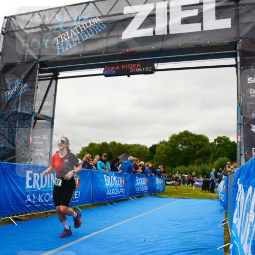 30.08.2026 - Elbe Triathlon Hamburg LAZAROV Photography http://msf.ph/oto/10086082 30.08.2026 11:56:14 Ziel 957 meine-sportfotos.de
