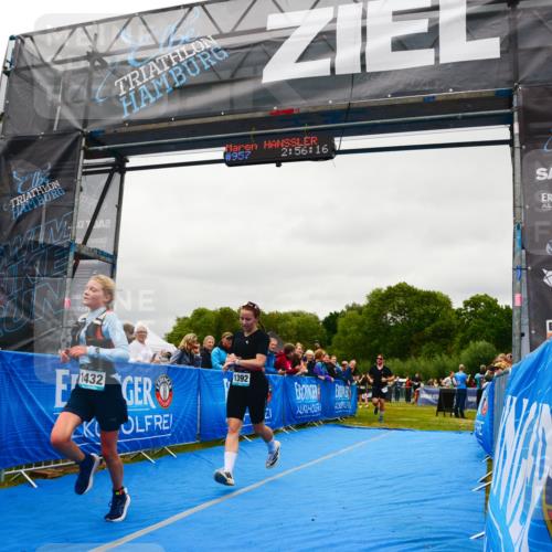 30.08.2026 - Elbe Triathlon Hamburg LAZAROV Photography http://msf.ph/oto/10086091 30.08.2026 11:56:26 Ziel 1174, 1392, 1432 meine-sportfotos.de