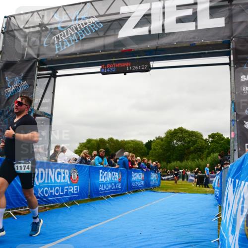 30.08.2026 - Elbe Triathlon Hamburg LAZAROV Photography http://msf.ph/oto/10086099 30.08.2026 11:56:29 Ziel 1174, 1392, 1432 meine-sportfotos.de