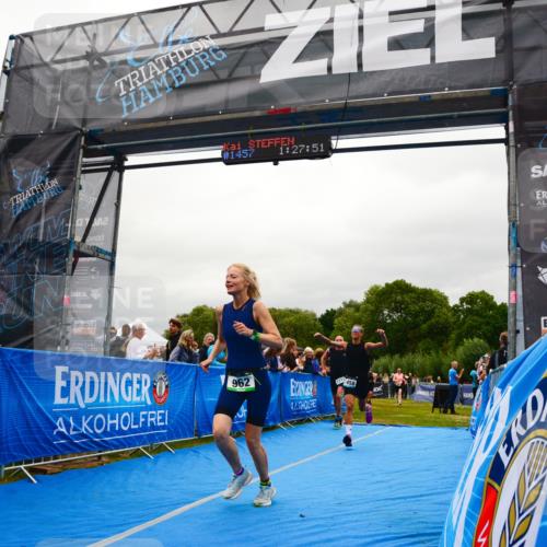 30.08.2026 - Elbe Triathlon Hamburg LAZAROV Photography http://msf.ph/oto/10086163 30.08.2026 11:58:08 Ziel 901, 962, 1333, 1458 meine-sportfotos.de