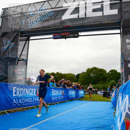 30.08.2026 - Elbe Triathlon Hamburg LAZAROV Photography http://msf.ph/oto/10086211 30.08.2026 11:58:32 Ziel 940, 1462, 1496, 1575 meine-sportfotos.de