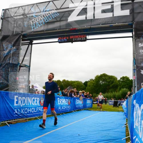 30.08.2026 - Elbe Triathlon Hamburg LAZAROV Photography http://msf.ph/oto/10086238 30.08.2026 11:58:50 Ziel 1401, 1489, 1526, 1588 meine-sportfotos.de