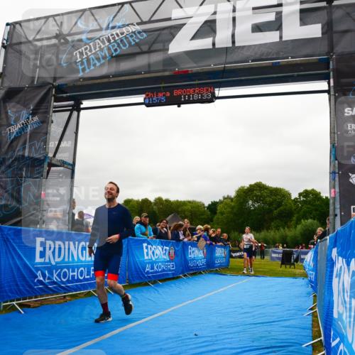 30.08.2026 - Elbe Triathlon Hamburg LAZAROV Photography http://msf.ph/oto/10086239 30.08.2026 11:58:50 Ziel 1401, 1489, 1526, 1588 meine-sportfotos.de