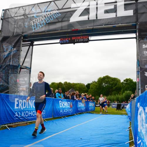 30.08.2026 - Elbe Triathlon Hamburg LAZAROV Photography http://msf.ph/oto/10086240 30.08.2026 11:58:51 Ziel 1401, 1489, 1526 meine-sportfotos.de