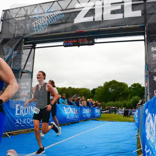 30.08.2026 - Elbe Triathlon Hamburg LAZAROV Photography http://msf.ph/oto/10086250 30.08.2026 11:58:54 Ziel 1401, 1489, 1526 meine-sportfotos.de