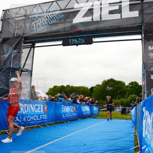 30.08.2026 - Elbe Triathlon Hamburg LAZAROV Photography http://msf.ph/oto/10086264 30.08.2026 11:59:26 Ziel 785, 859, 1131 meine-sportfotos.de