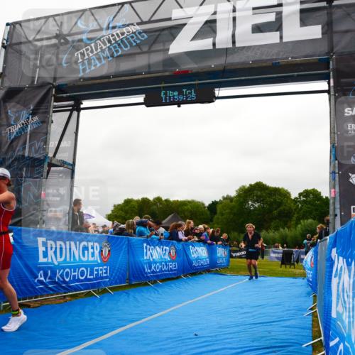 30.08.2026 - Elbe Triathlon Hamburg LAZAROV Photography http://msf.ph/oto/10086267 30.08.2026 11:59:26 Ziel 785, 859, 1131 meine-sportfotos.de