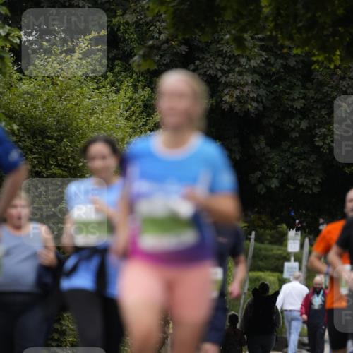 30.08.2026 - Blankeneser Heldenlauf Patografie http://msf.ph/oto/10086299 30.08.2026 10:44:28 Ziel 5716, 5722 meine-sportfotos.de