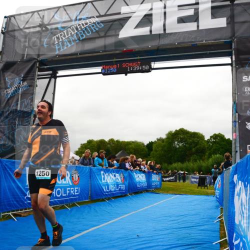 30.08.2026 - Elbe Triathlon Hamburg LAZAROV Photography http://msf.ph/oto/10086306 30.08.2026 11:59:49 Ziel 1250 meine-sportfotos.de