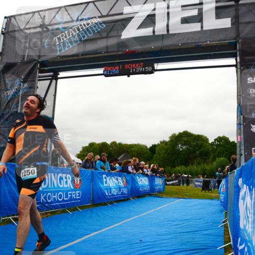 30.08.2026 - Elbe Triathlon Hamburg LAZAROV Photography http://msf.ph/oto/10086308 30.08.2026 11:59:49 Ziel 1250 meine-sportfotos.de