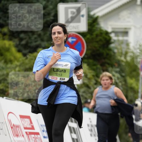 30.08.2026 - Blankeneser Heldenlauf Patografie http://msf.ph/oto/10086312 30.08.2026 10:44:40 Ziel 5068, 5313, 5383, 5409, 5642 meine-sportfotos.de