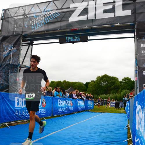 30.08.2026 - Elbe Triathlon Hamburg LAZAROV Photography http://msf.ph/oto/10086316 30.08.2026 12:00:05 Ziel 794, 1365, 1551 meine-sportfotos.de