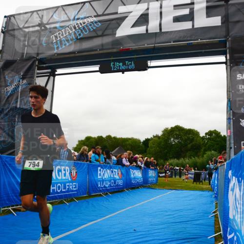 30.08.2026 - Elbe Triathlon Hamburg LAZAROV Photography http://msf.ph/oto/10086317 30.08.2026 12:00:05 Ziel 794, 1365, 1551 meine-sportfotos.de
