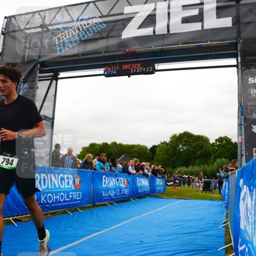 30.08.2026 - Elbe Triathlon Hamburg LAZAROV Photography http://msf.ph/oto/10086319 30.08.2026 12:00:06 Ziel 794, 1365, 1551 meine-sportfotos.de
