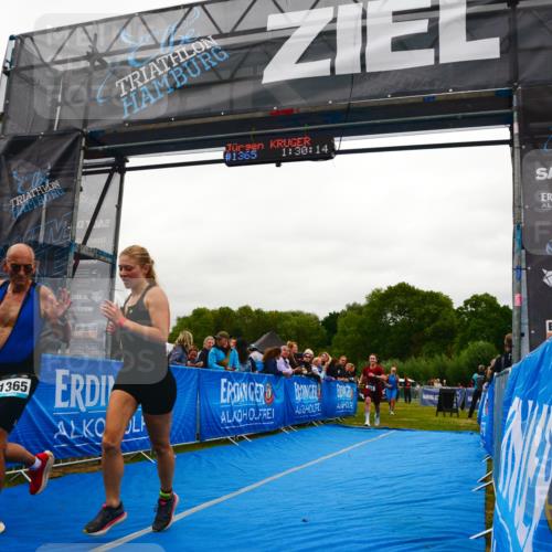 30.08.2026 - Elbe Triathlon Hamburg LAZAROV Photography http://msf.ph/oto/10086330 30.08.2026 12:00:13 Ziel 801, 1362, 1365, 1551 meine-sportfotos.de
