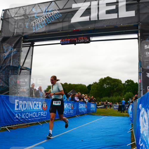 30.08.2026 - Elbe Triathlon Hamburg LAZAROV Photography http://msf.ph/oto/10086378 30.08.2026 12:00:36 Ziel 787, 975, 1419 meine-sportfotos.de